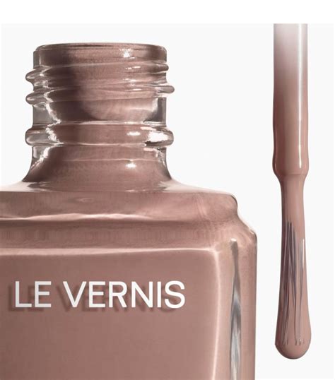 LE VERNIS Longwear nail colour 105 .